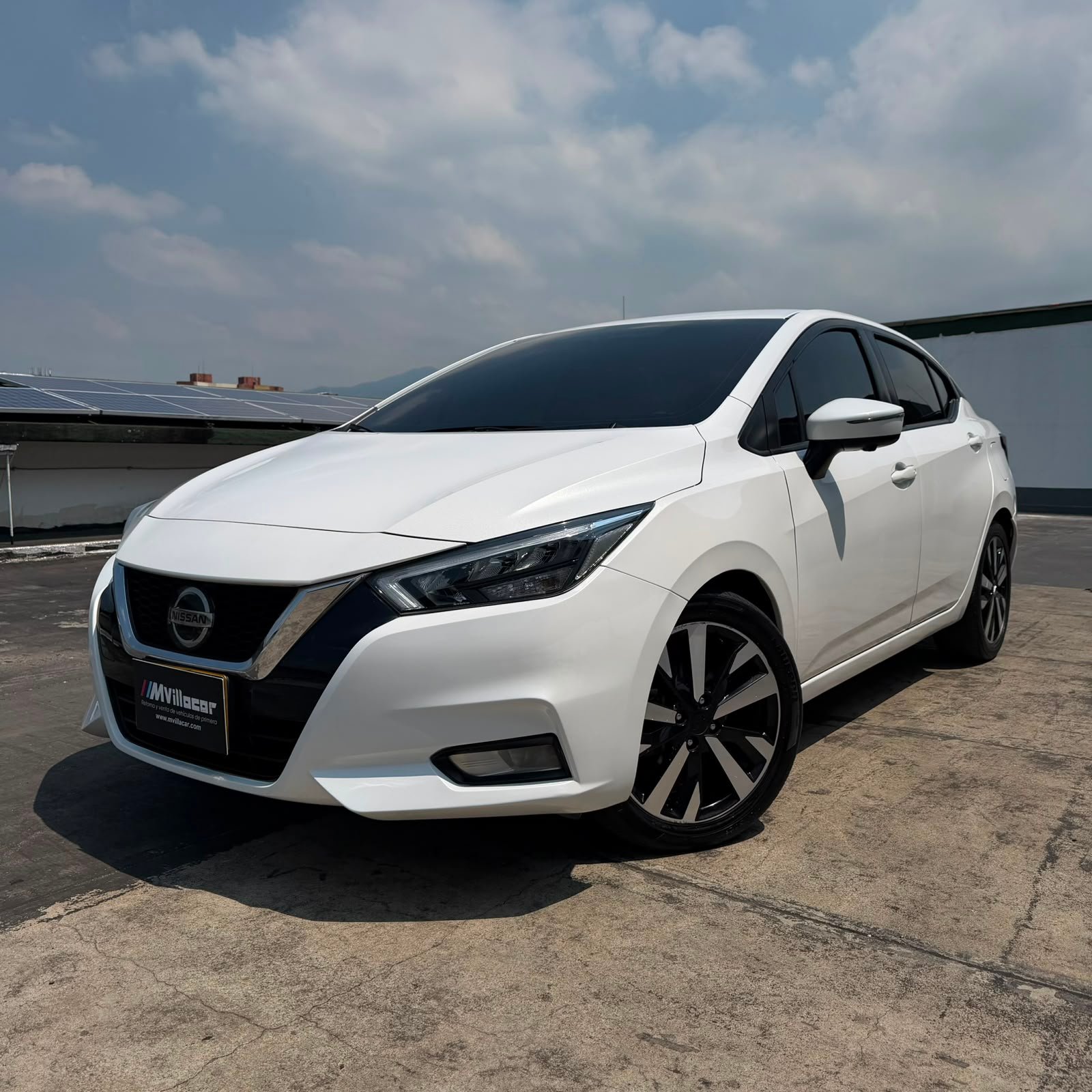 NISSAN>VERSA EXCLUSIVE 2023 AUTOMÁTICO