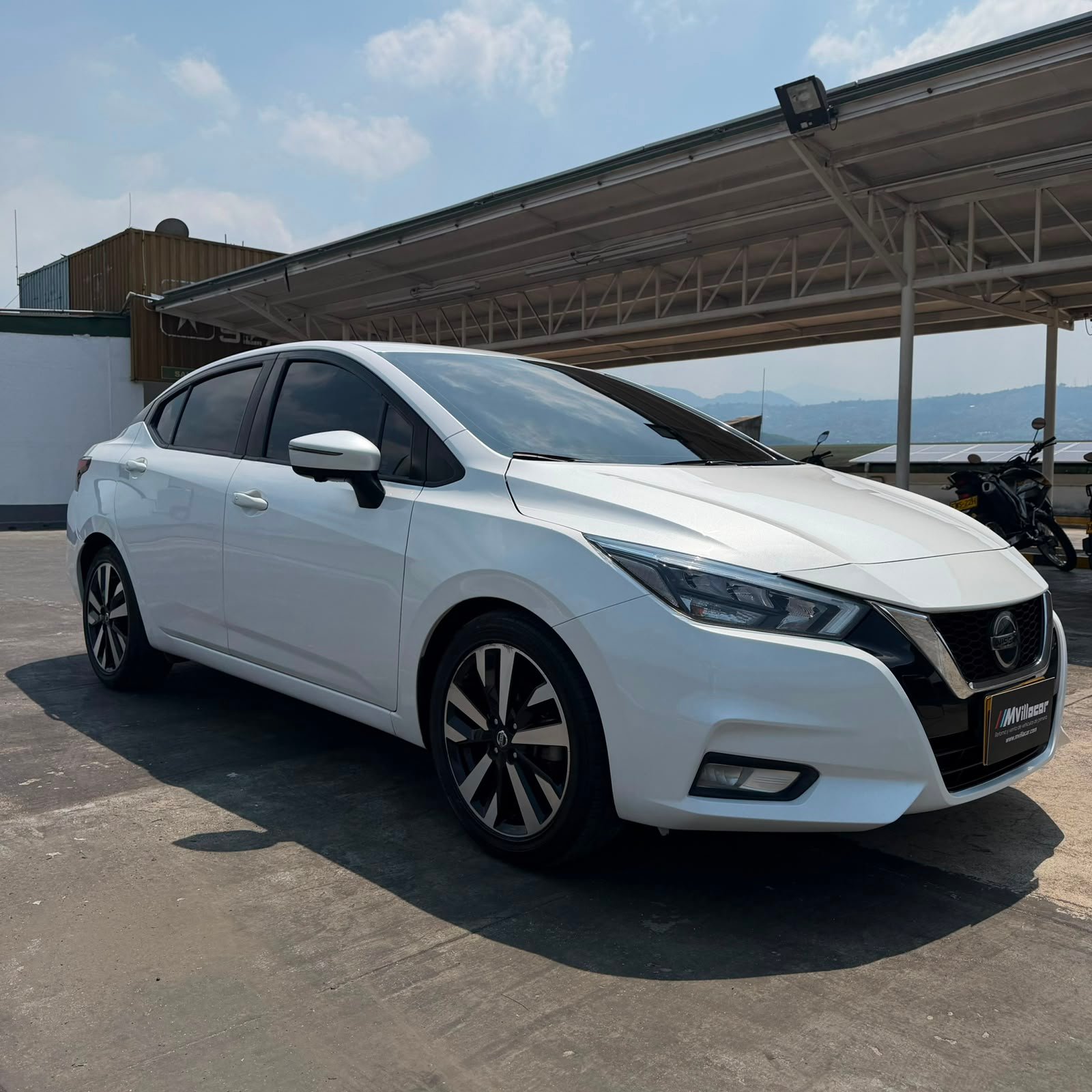 NISSAN>VERSA EXCLUSIVE 2023 AUTOMÁTICO - Imagen 4