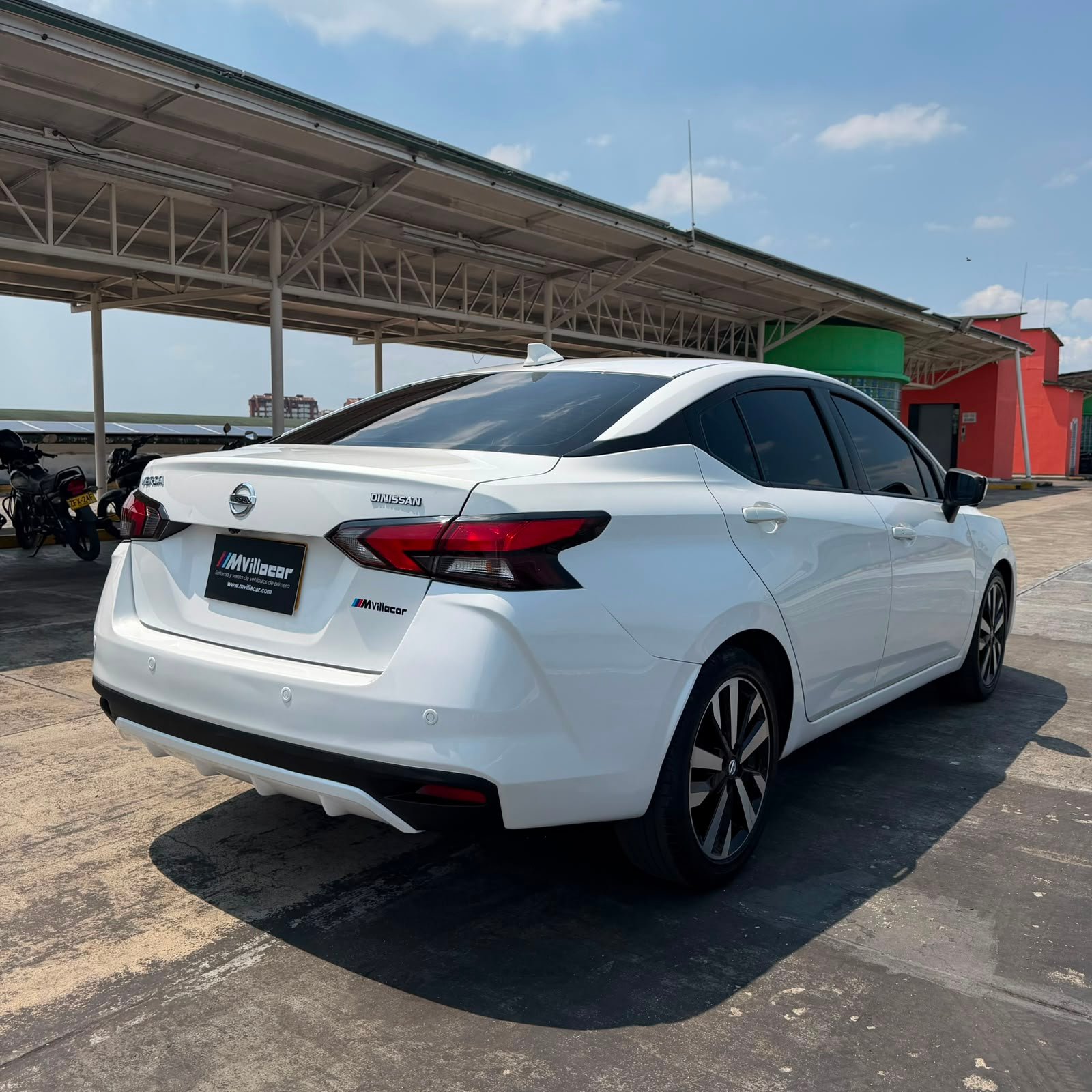 NISSAN>VERSA EXCLUSIVE 2023 AUTOMÁTICO - Imagen 6