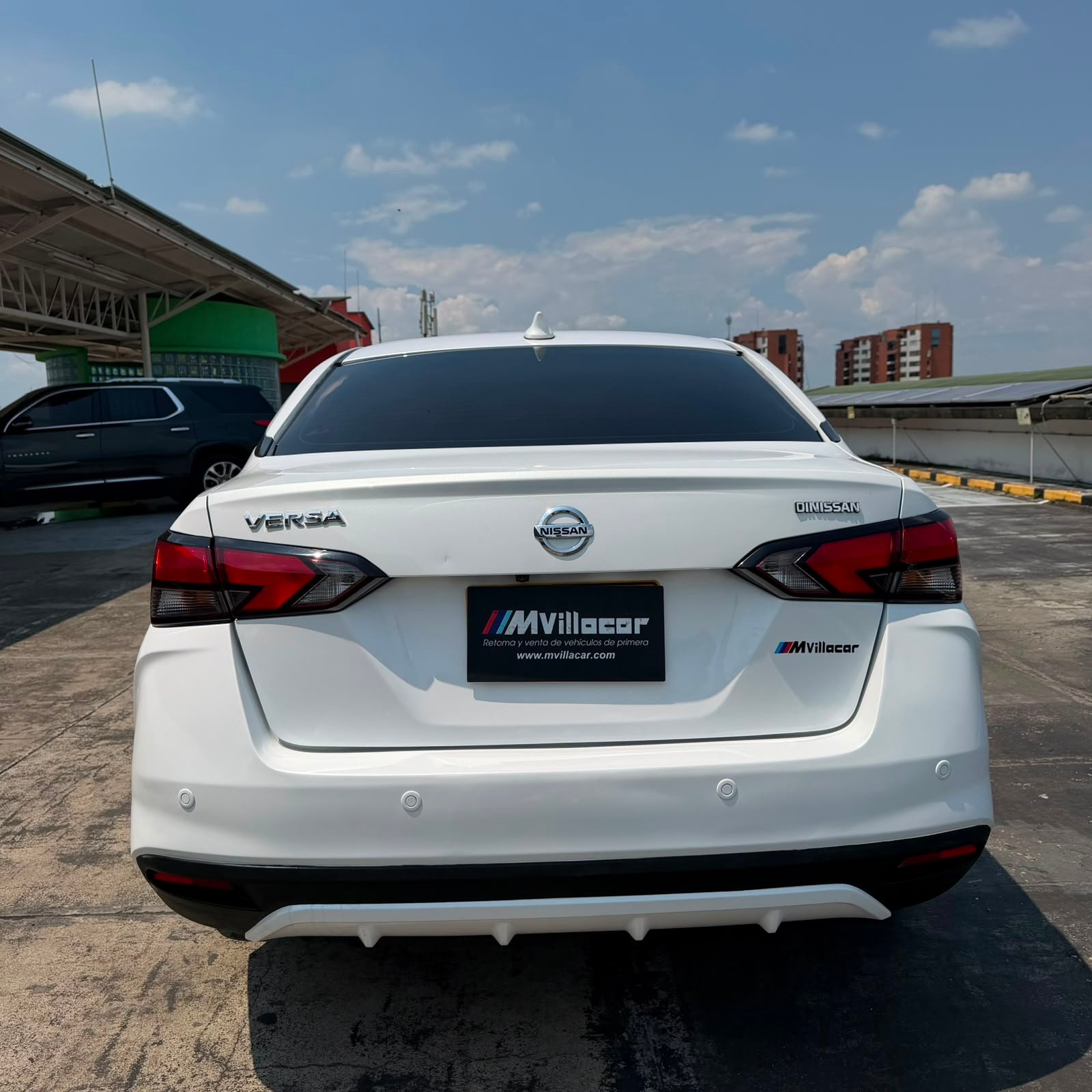 NISSAN>VERSA EXCLUSIVE 2023 AUTOMÁTICO - Imagen 7