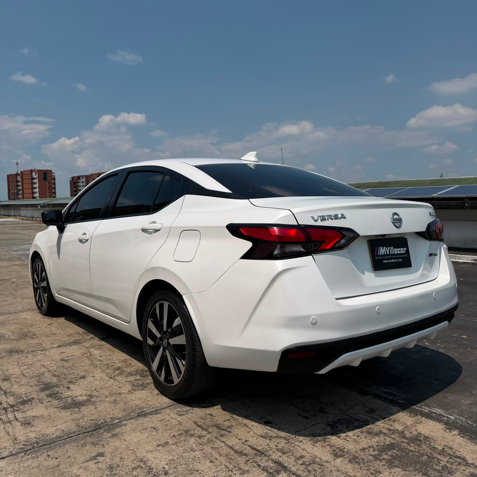 NISSAN>VERSA EXCLUSIVE 2023 AUTOMÁTICO - Imagen 8