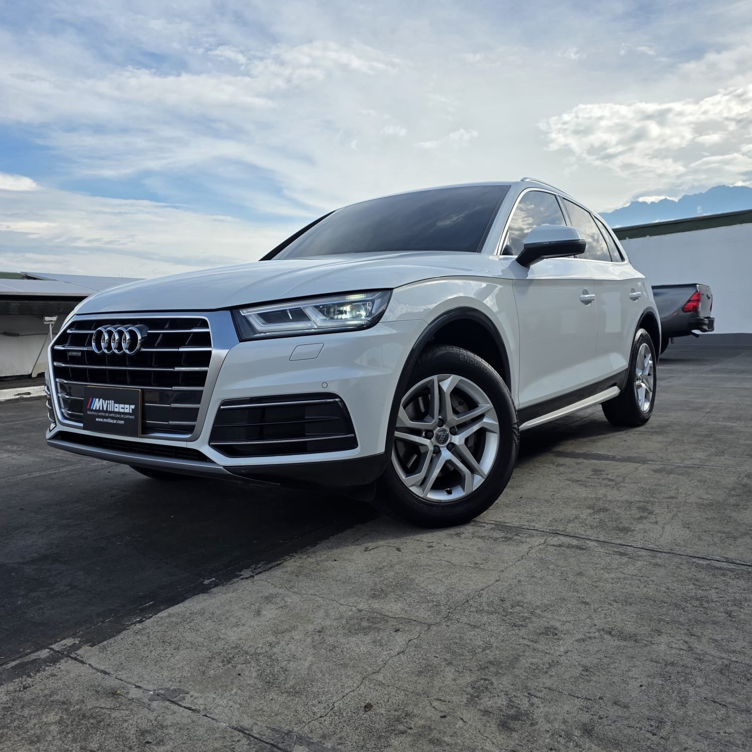 AUDI>Q5 AMBITION TFSI QUATTRO