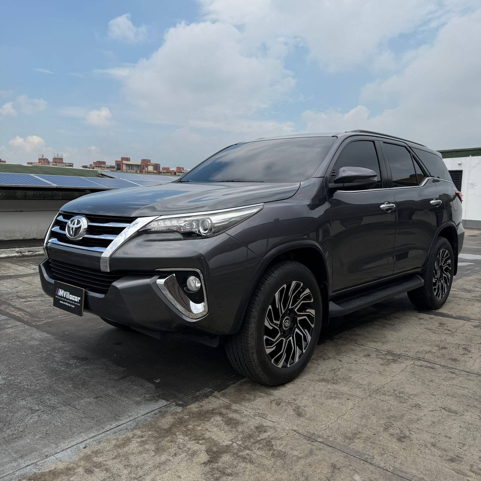 TOYOTA>Fortuner SRV 2020 Automática - Imagen 4