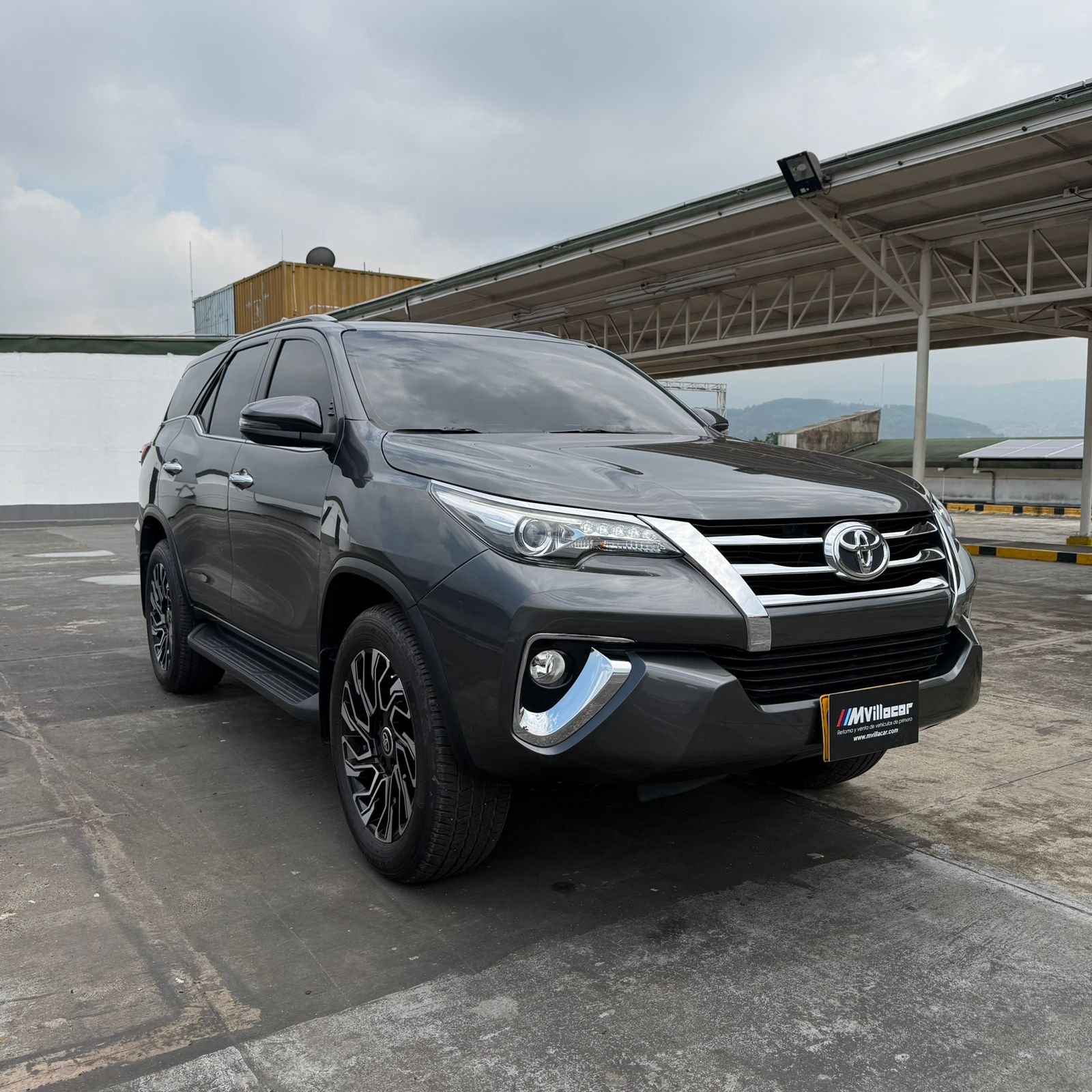 TOYOTA>Fortuner SRV 2020 Automática - Imagen 5