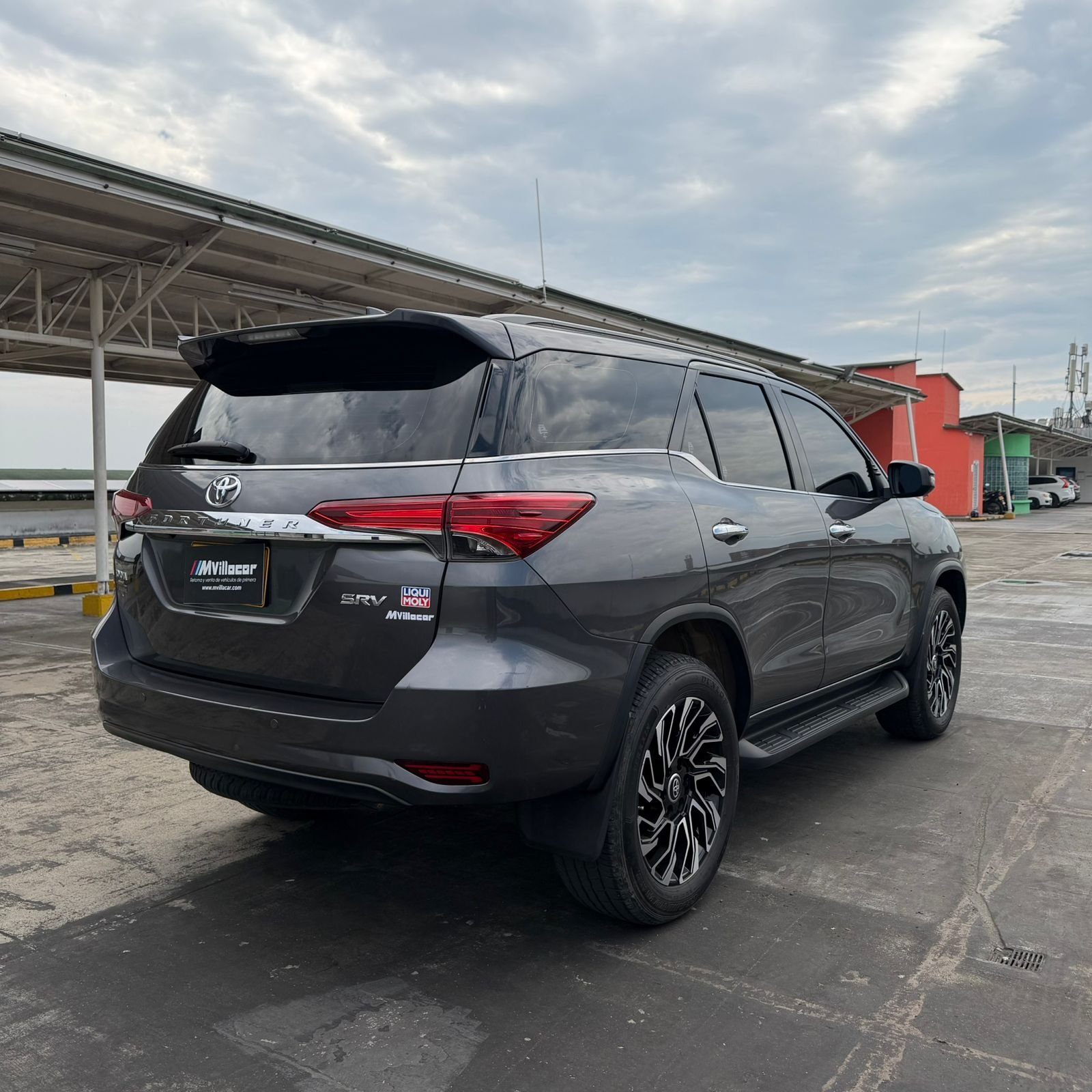 TOYOTA>Fortuner SRV 2020 Automática - Imagen 6