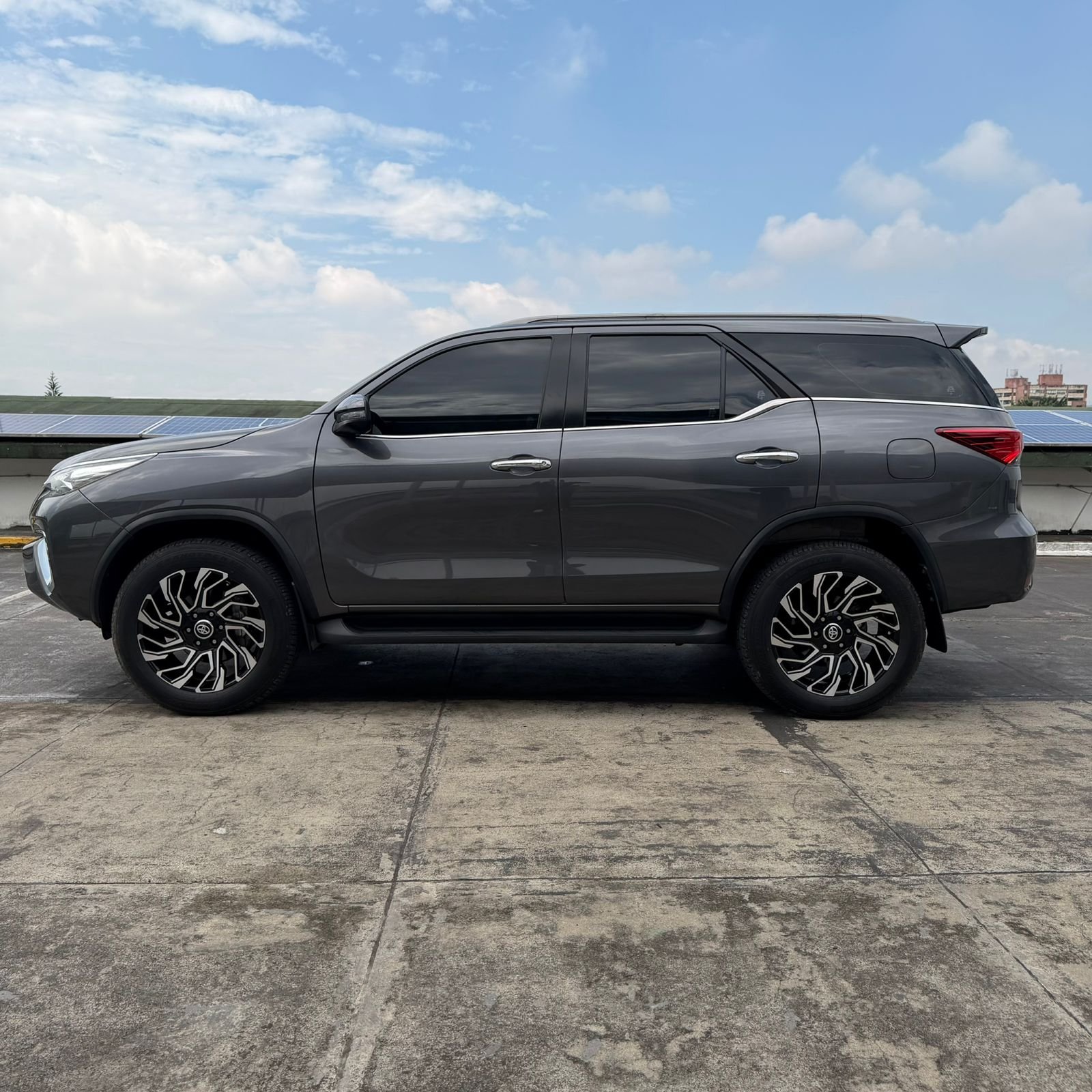TOYOTA>Fortuner SRV 2020 Automática - Imagen 7