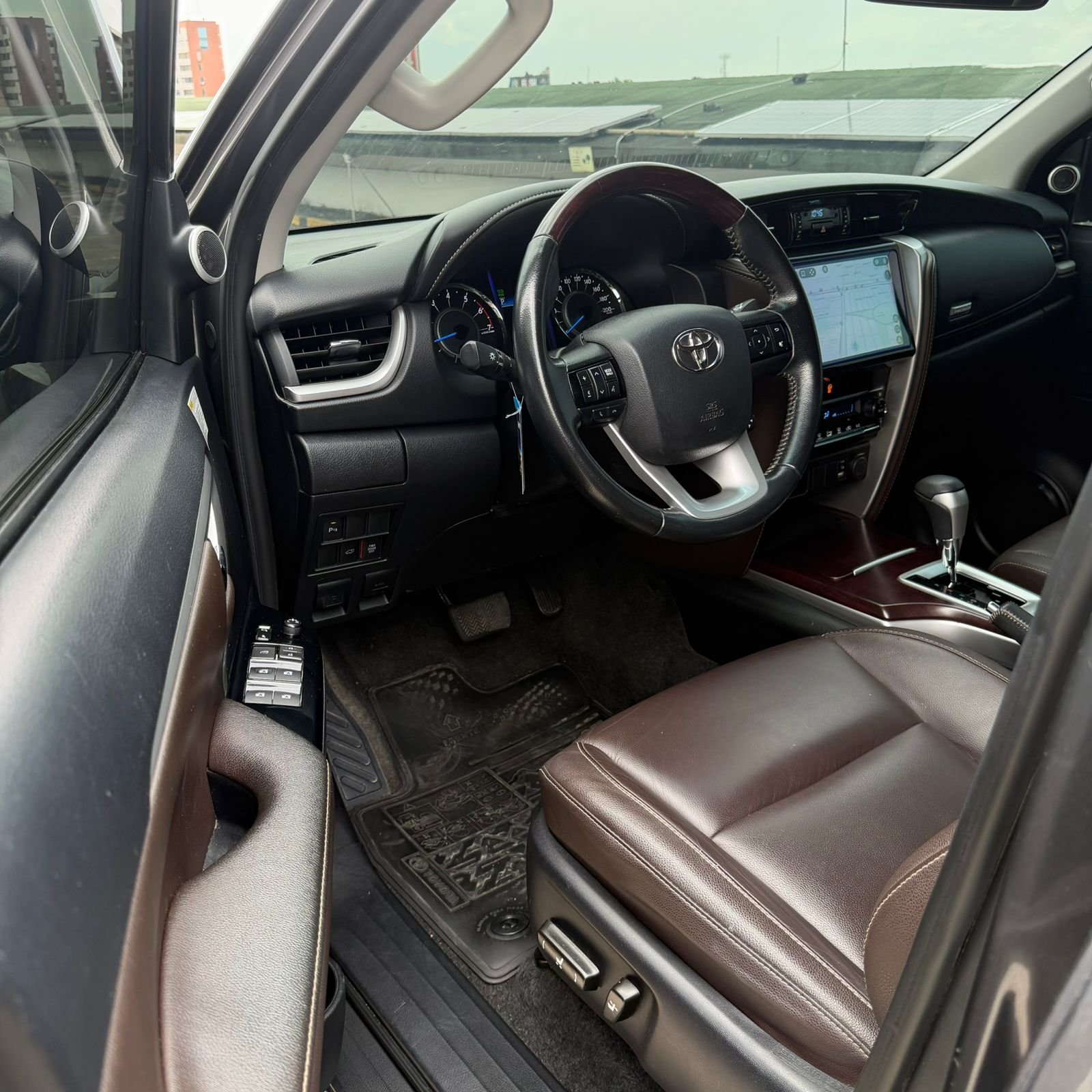 TOYOTA>Fortuner SRV 2020 Automática - Imagen 12