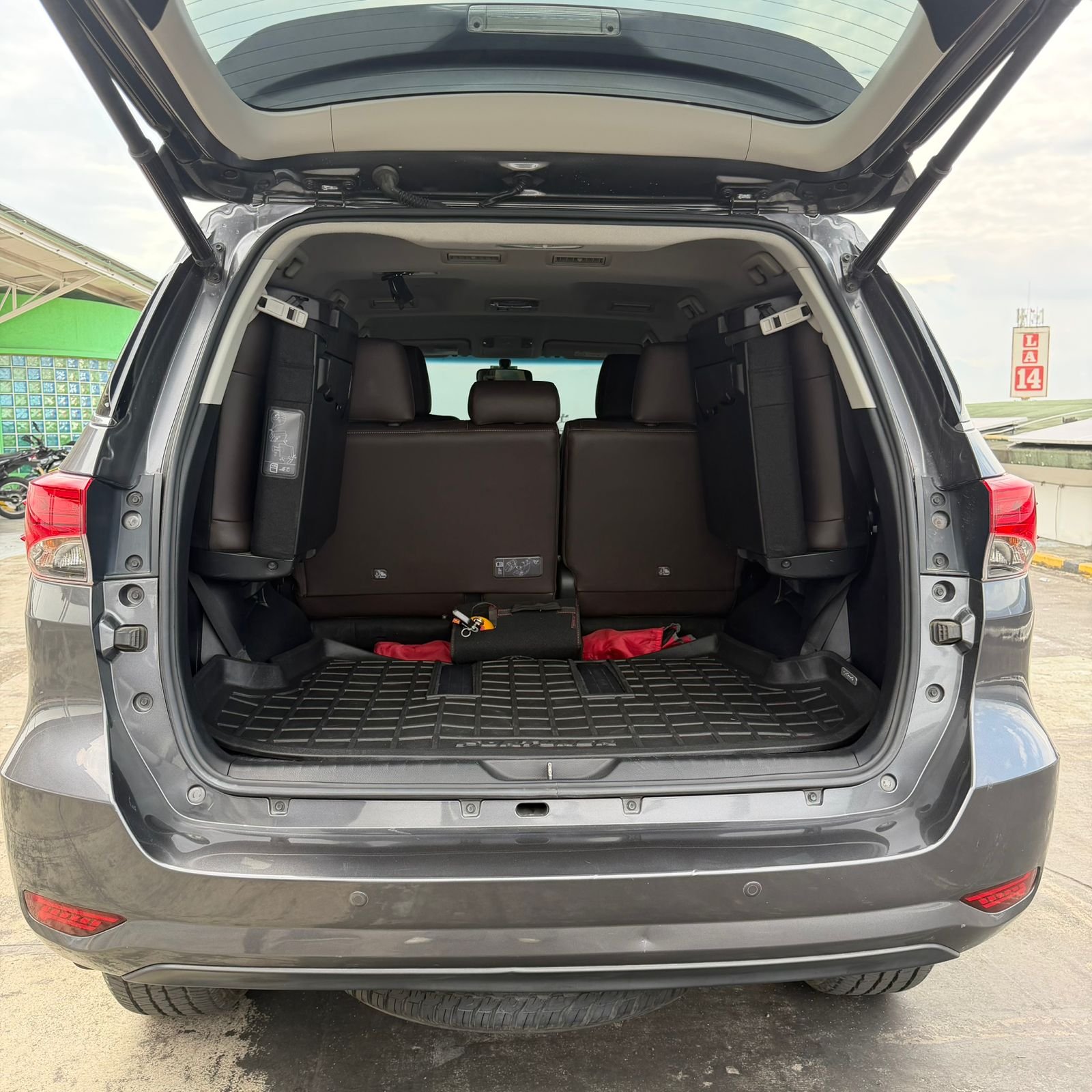 TOYOTA>Fortuner SRV 2020 Automática - Imagen 14