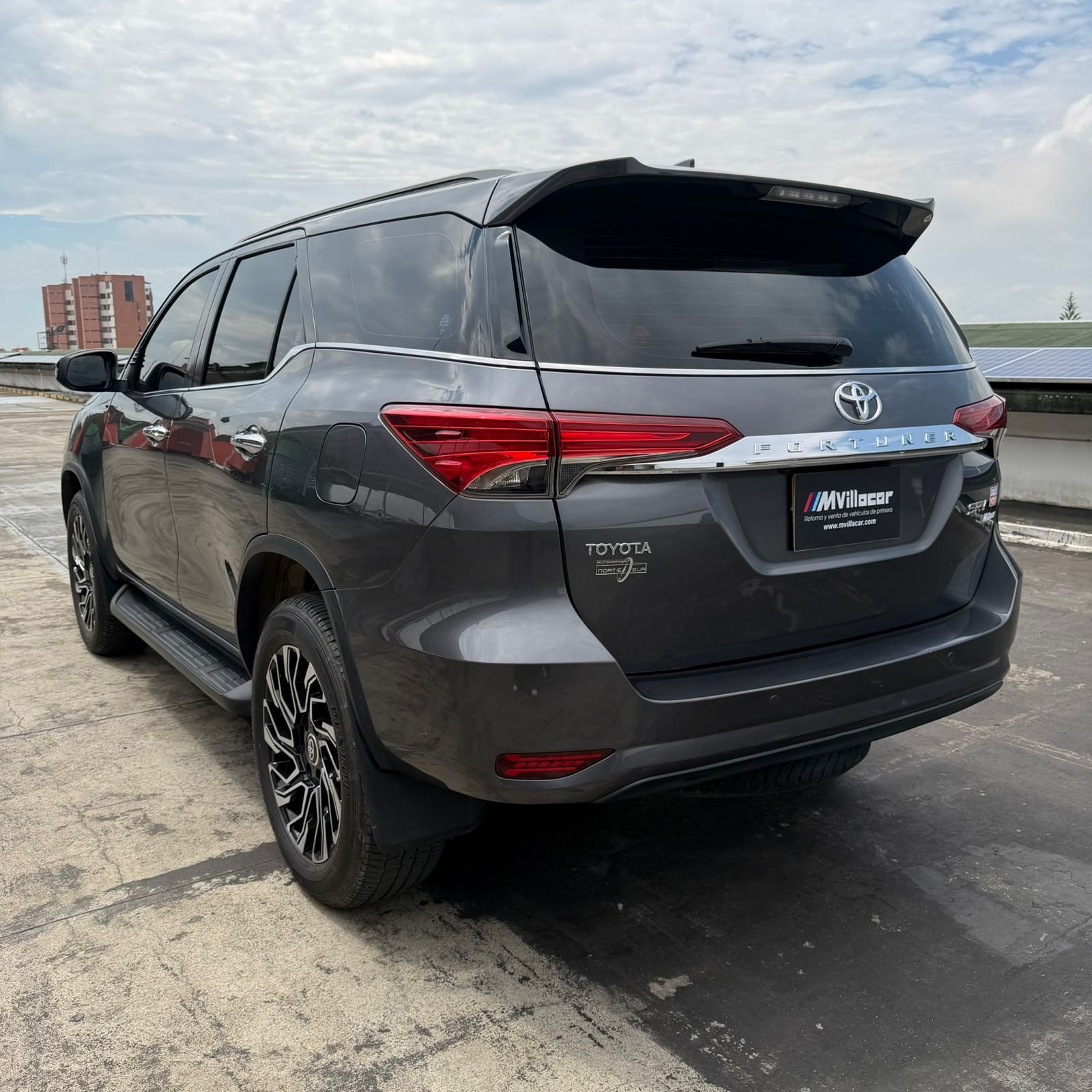 TOYOTA>Fortuner SRV 2020 Automática - Imagen 20