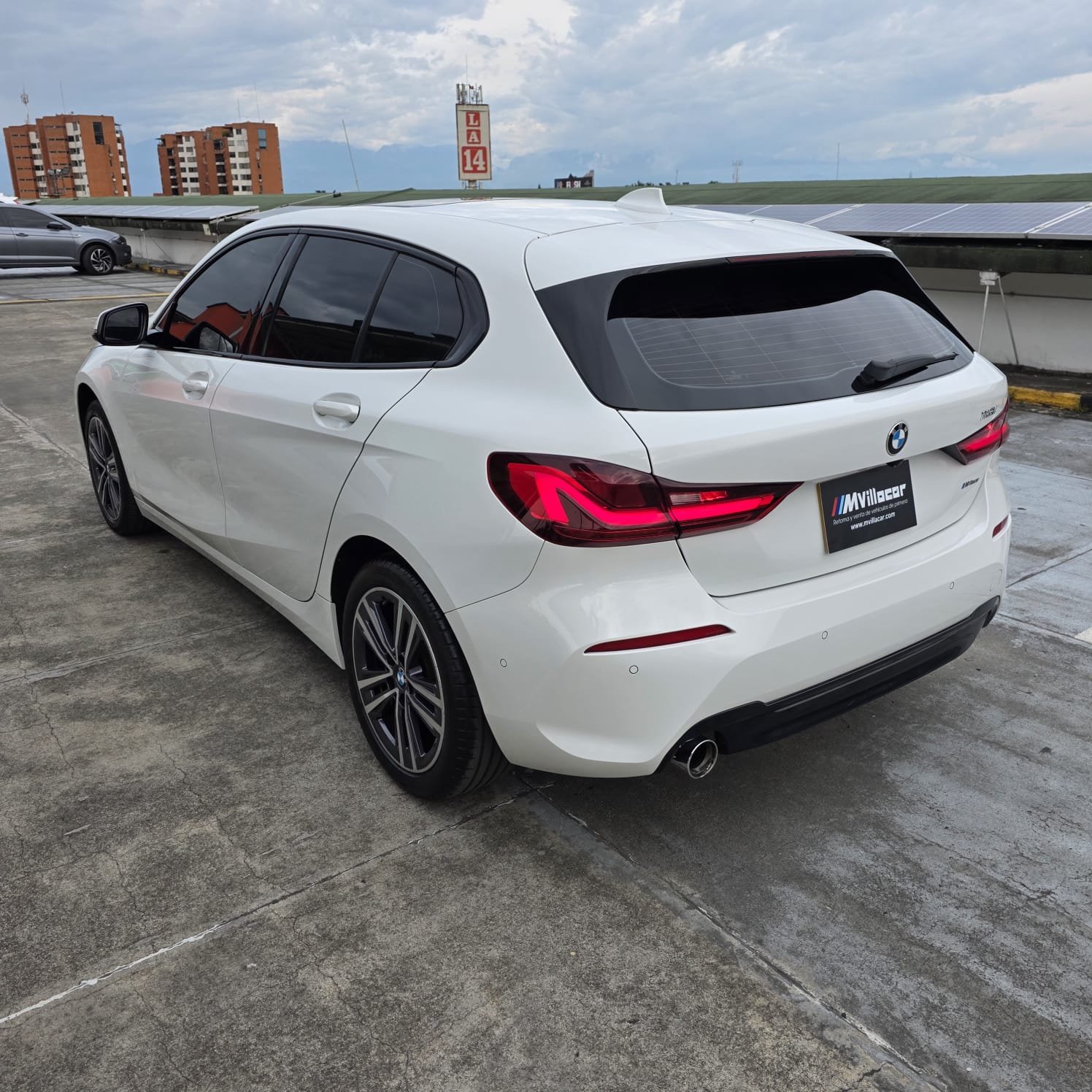 BMW> TWIN POWER TURBO 118I - Imagen 12